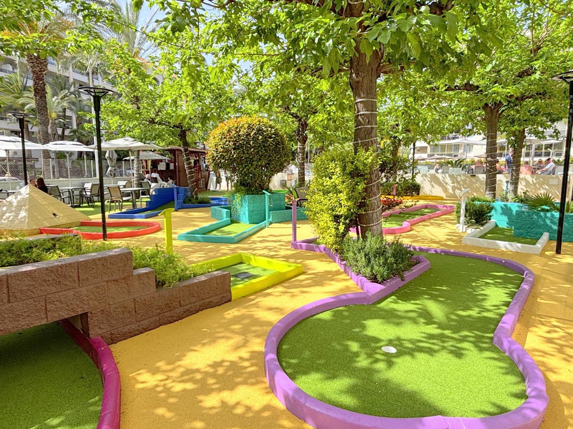Rentalmar Navarra family suites Salou Exteriör bild